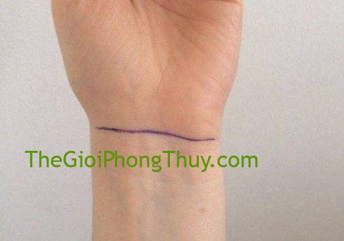 Đàn bà chỉ cần nhìn ngấn cổ tay biết ngay mệnh sang nghèo
