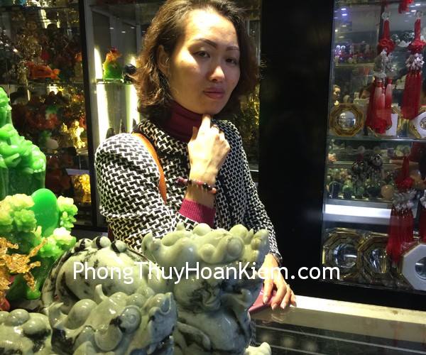 Chị Lan- khách hàng mua chuỗi đeo tay ngọc hồng lục bảo S2068-5760
