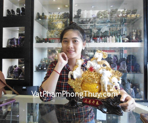 Chị Thanh Tuyền - khách hàng mua Tam dương trắng H019G
