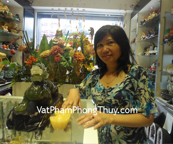Cô Lan Hương - Khách hàng mua Tỳ hưu xanh E005 và kim nguyên bảo DT169