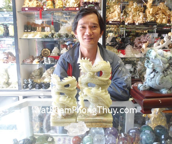 Anh Hương - khách hàng mua rồng cẩm thạch đứng N075, N074 và thiềm thừ thạch anh trắng HM167