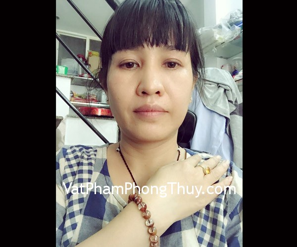 Chị Kim - khách hàng mua chuỗi thạch anh ưu linh đỏ S6103-3982, chuỗi hồng lục bảo S6108-2650 và mặt tỳ hưu thạch anh vàng S764