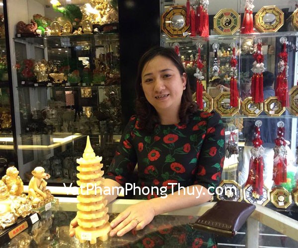 Chị Bắc - khách hàng mua tháp văn xương đá Hoàng Long 9 tầng lớn HM065