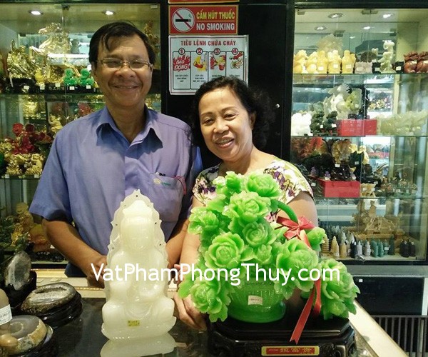Chú Phúc - Khách đã mua Bình ngọc hoa mẫu đơn H227G và Phật Quan Âm bạch ngọc M157