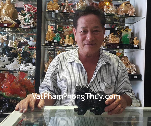 Chú Thạch - khách hàng mua tỳ hưu bắc kinh đen trung BKD-M