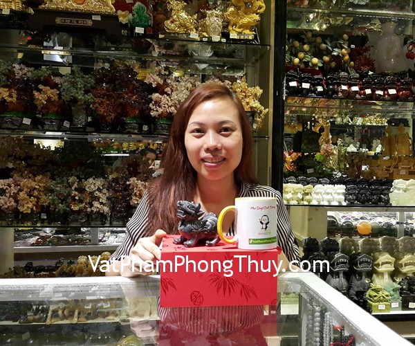 Chị Ngọc - khách hàng mua tỳ hưu bắc kinh đen chuẩn BKD-S