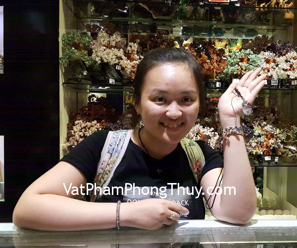 Chị Vân - khách hàng mua mặt ưu linh đỏ S865-3895 và mặt tam hợp S2023