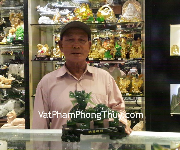 Chú Tài - khách hàng mua tỳ hưu xanh chiêu tài H143G