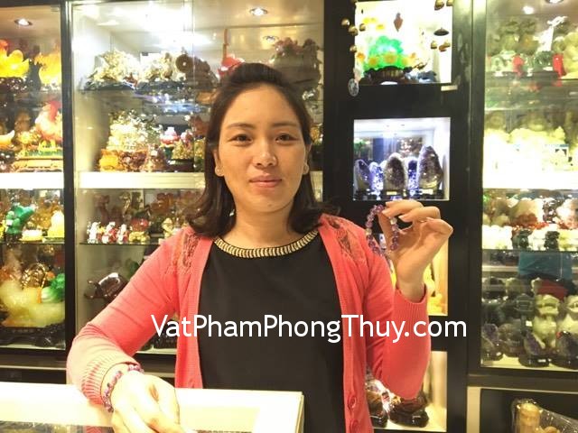Chị Thủy - khách hàng mua chuỗi đá thạch anh tím xen thạch anh vàng Nam Phi S6216-S5-2967