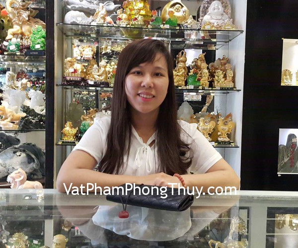 Chị Thảo khách hàng mua mặt phật mã não tuổi Ngọ S6337-5 và chuỗi mặt trời đỏ S6363-1833