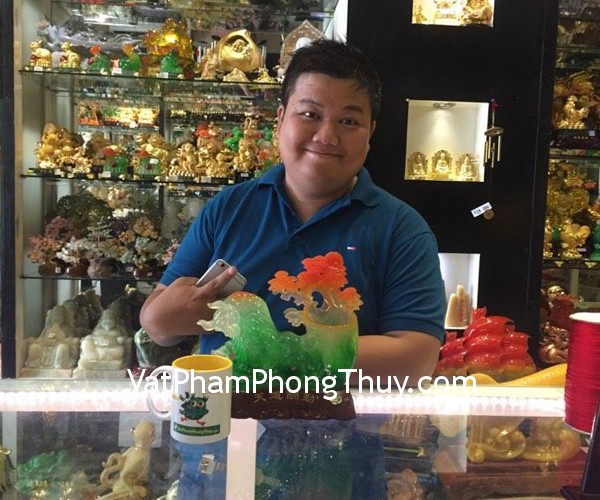Anh Lân- khách hàng mua tượng trâu xanh ngọc đựng bút H395G