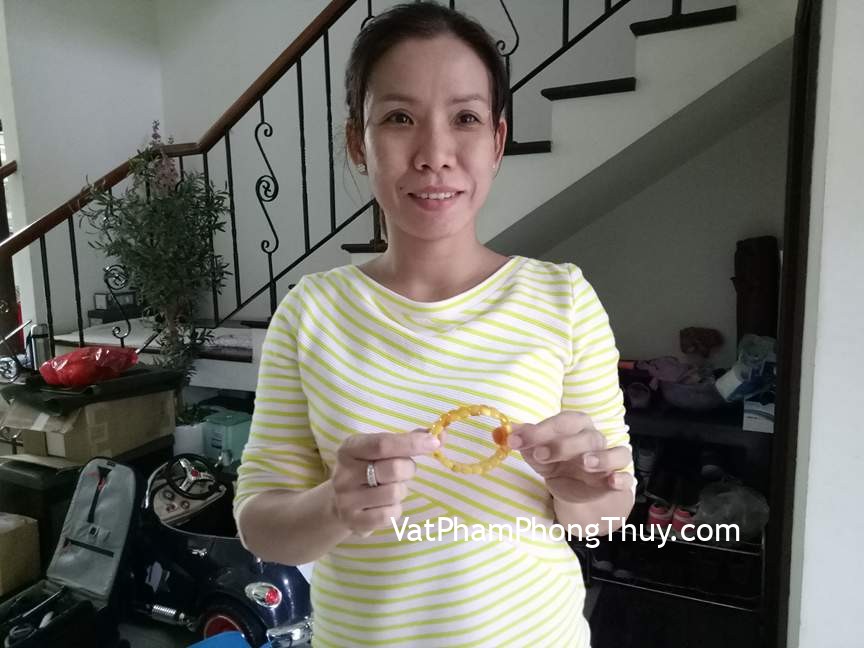Chị Hương - khách hàng mua vòng đeo tay Hổ Phách hạt dẹp A S6352-S5-14837