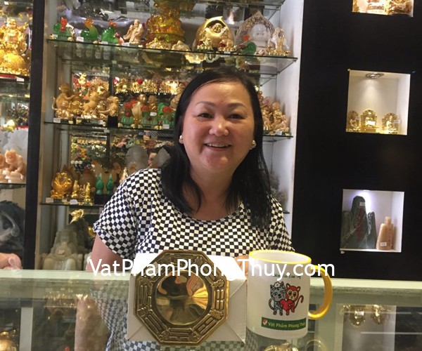 Cô Lan-khách hàng mua bát quái đồng lồi D226 và chuông gió 5 ống ngũ hành CG1221
