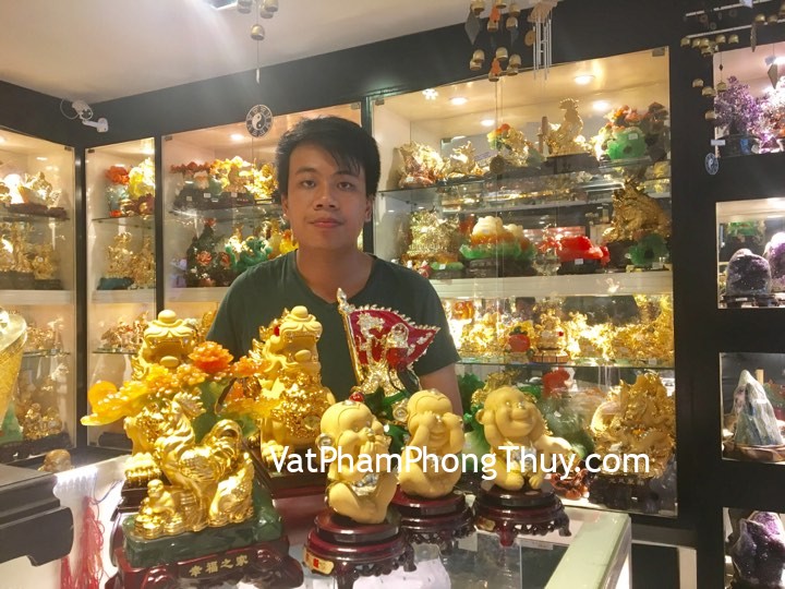 Anh Tuấn - khách hàng mua cặp tỳ hưu đuôi như ý vàng K106M, bộ khỉ tam không may mắn K039M, tượng quan công ngồi E275, gia đình gà dưới cây tiền xanh G010A