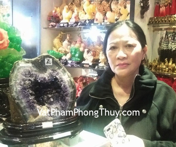 Cô Hương - Khách hàng mua bông thạch anh tím Uruguay H097-18900