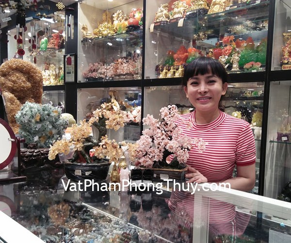 Chị Kiều- khách hàng mua cây tài lộc thạch anh KC071 và KC076, tỳ hưu hắc ngà GM009, hồ ly đứng GM123 và hồ lô trơn trung D207