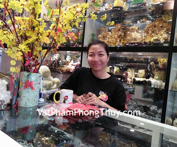 Chị Hương - khách hàng mua mặt phật bản mệnh ngọc phỉ thúy tuổi Tý, Mùi, Tuất, Ngọ S6638 và vòng tay đá hắc ngà S6668, ngọc phỉ thúy S6401, S6675