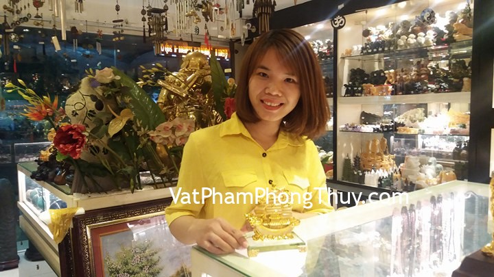 Chị Thư - khách hàng mua thuyền buồm vàng C192A