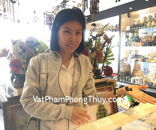 Chị Mẫn - khách hàng mua hồ ly đá hắc ngà tinh xảo S6348