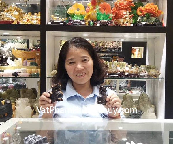 Chị Hà - khách hàng mua cặp tỳ hưu đá mắt mèo HM165