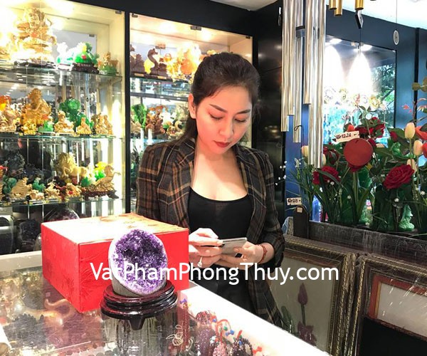 Chị Thảo - Khách hàng mua Bông thạch anh tím Uruguay H102-8883