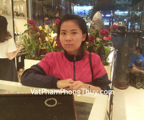 Chị Mai - khách hàng mua chuỗi thạch anh tóc xanh lục S6754